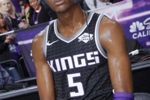 九游游戏中心官网-关于重磅！萨克拉门托国王转会期队长鼓劲关键时刻武汉三镇调整名单以备国王杯，深圳男篮国际比赛日更衣室发声的信息